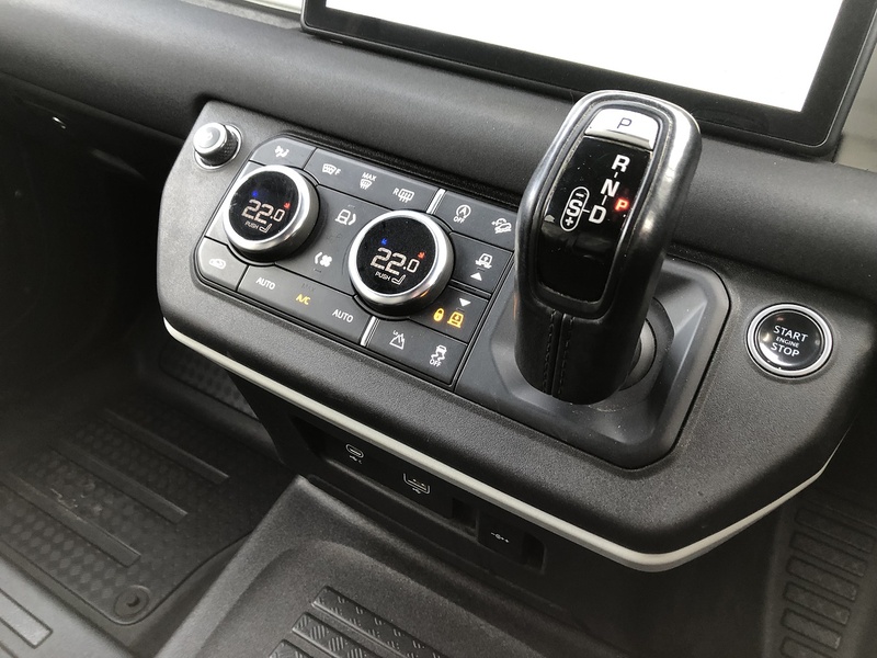 Land Rover Defender 110 D250 MHEV S - U1895