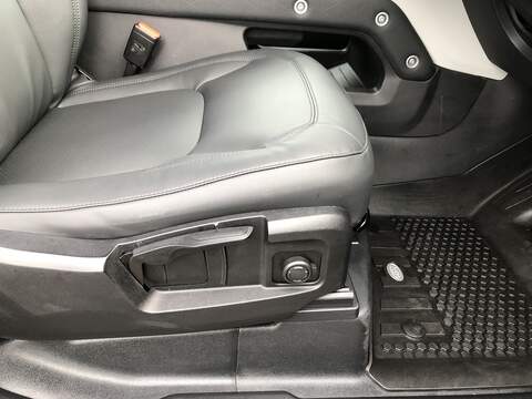 Land Rover Defender 90 D250 MHEV - U1914