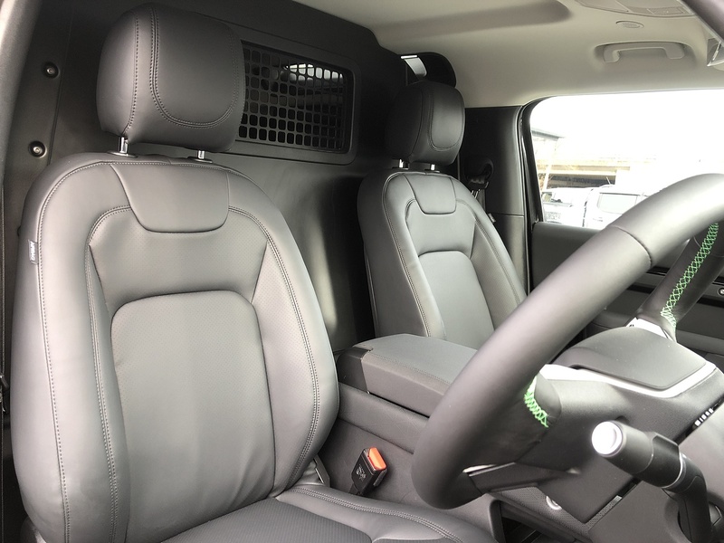 Land Rover Defender 90 D250 MHEV - U1914