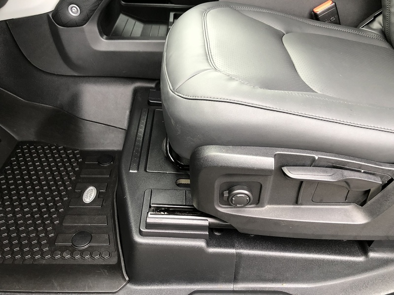 Land Rover Defender 90 D250 MHEV - U1914