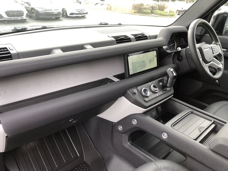 Land Rover Defender 90 D250 MHEV - U1914