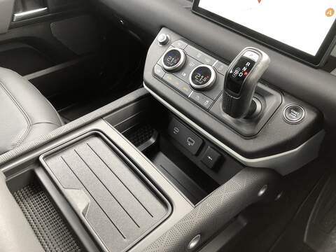 Land Rover Defender 90 D250 MHEV - U1914