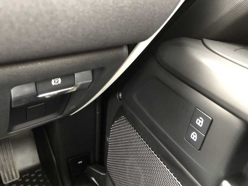 Land Rover Defender 90 D250 MHEV - U1914