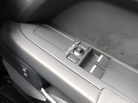 Land Rover Defender 90 D250 MHEV - U1914