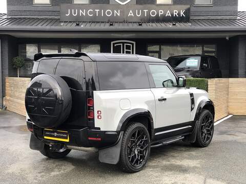 Land Rover Defender 90 D250 MHEV - U1919