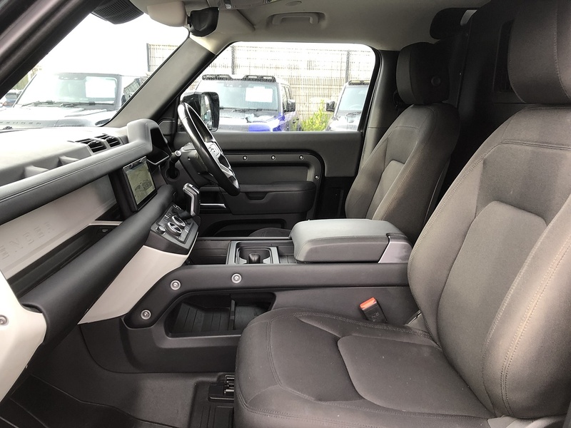 Land Rover Defender 90 D250 MHEV - U1919