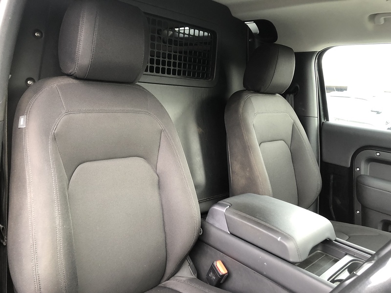 Land Rover Defender 90 D250 MHEV - U1919