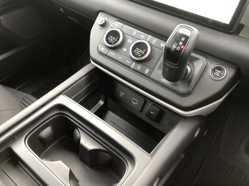 Land Rover Defender 90 D250 MHEV - U1919