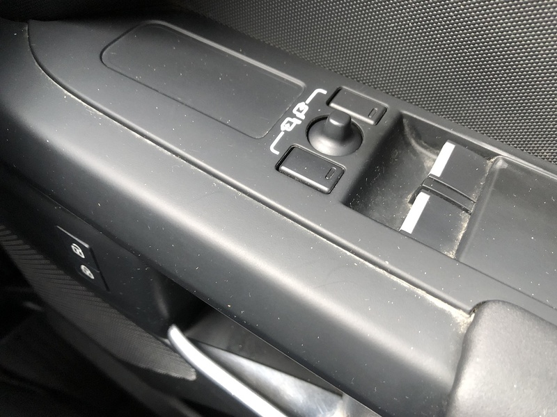 Land Rover Defender 90 D250 MHEV - U1919