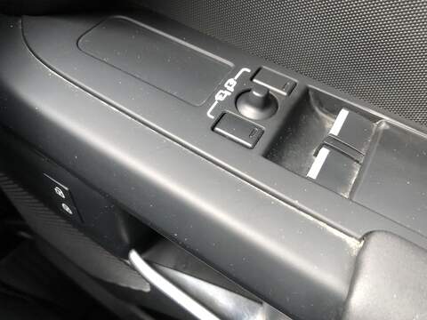 Land Rover Defender 90 D250 MHEV - U1919