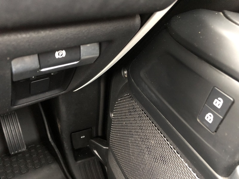 Land Rover Defender 90 D250 MHEV - U1919