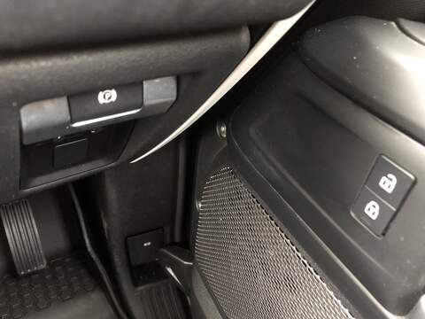 Land Rover Defender 90 D250 MHEV - U1919