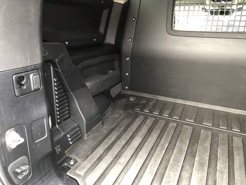 Land Rover Defender 90 D250 MHEV - U1919