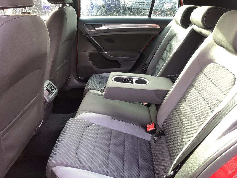 Volkswagen Golf TDI BlueMotion Tech R-Line - U1920