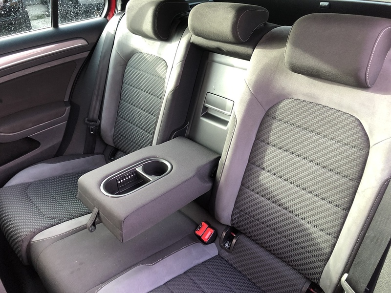 Volkswagen Golf TDI BlueMotion Tech R-Line - U1920