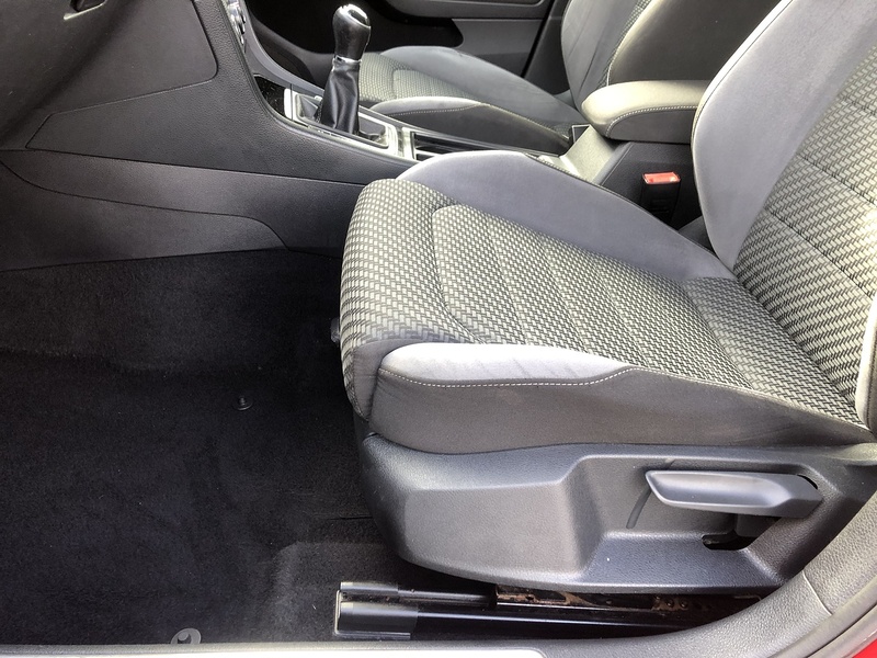 Volkswagen Golf TDI BlueMotion Tech R-Line - U1920