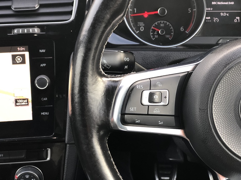 Volkswagen Golf TDI BlueMotion Tech R-Line - U1920