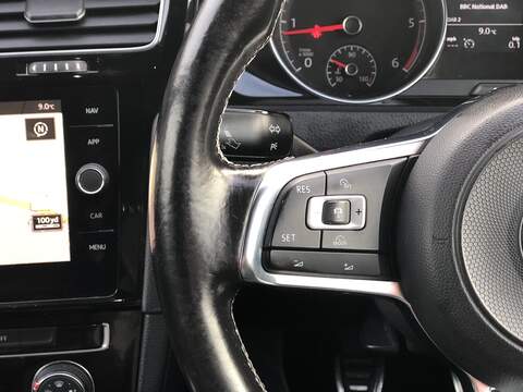 Volkswagen Golf TDI BlueMotion Tech R-Line - U1920