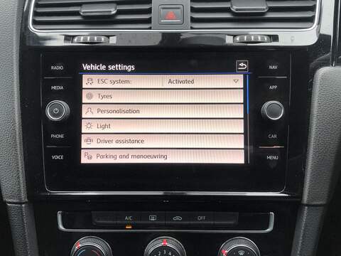 Volkswagen Golf TDI BlueMotion Tech R-Line - U1920