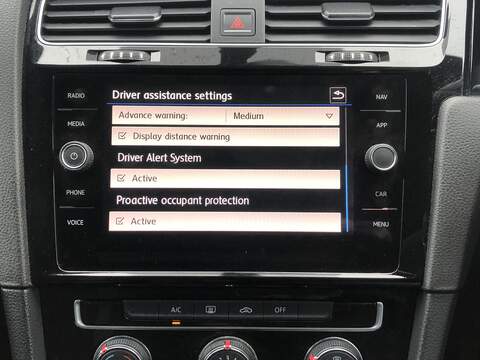 Volkswagen Golf TDI BlueMotion Tech R-Line - U1920