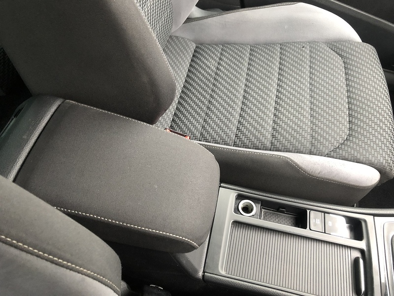 Volkswagen Golf TDI BlueMotion Tech R-Line - U1920