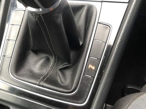 Volkswagen Golf TDI BlueMotion Tech R-Line - U1920