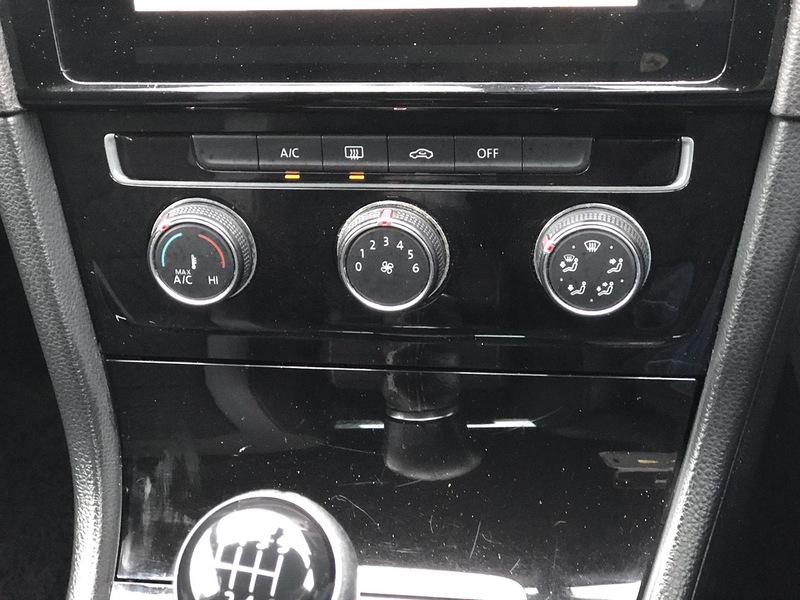 Volkswagen Golf TDI BlueMotion Tech R-Line - U1920