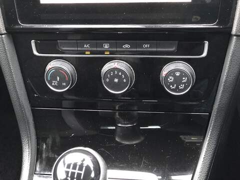 Volkswagen Golf TDI BlueMotion Tech R-Line - U1920