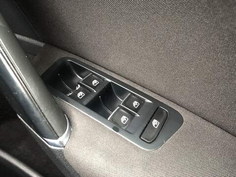 Volkswagen Golf TDI BlueMotion Tech R-Line - U1920