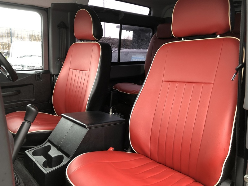 Land Rover Defender 90 TDCi XS - U1924