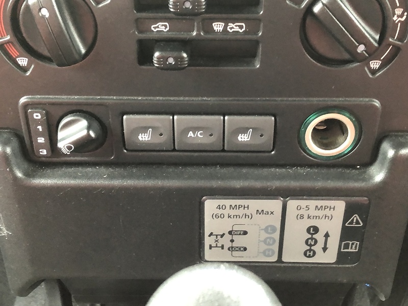 Land Rover Defender 90 TDCi XS - U1924