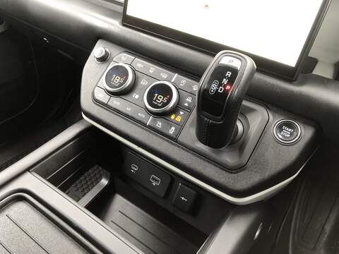 Land Rover Defender 110 D250 MHEV HSE - U1935
