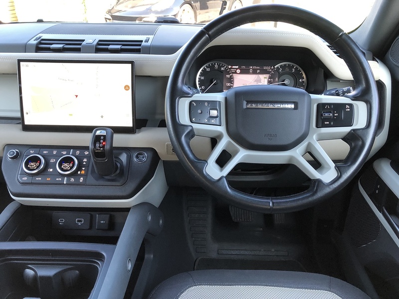 Land Rover Defender 110 D250 MHEV X-Dynamic S - U1958