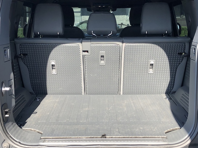 Land Rover Defender 110 D250 MHEV X-Dynamic S - U1958