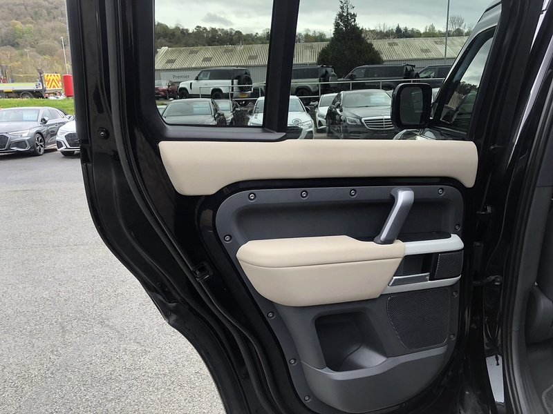 Land Rover Defender 110 D250 MHEV X-Dynamic S - U1958