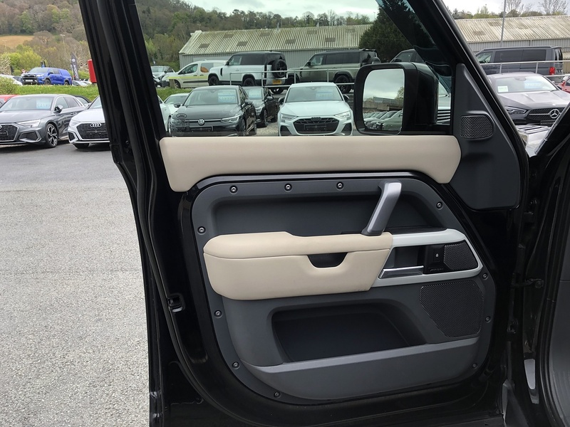 Land Rover Defender 110 D250 MHEV X-Dynamic S - U1958