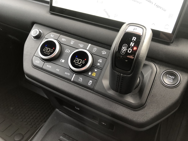 Land Rover Defender 90 D250 MHEV X-Dynamic SE - U1962