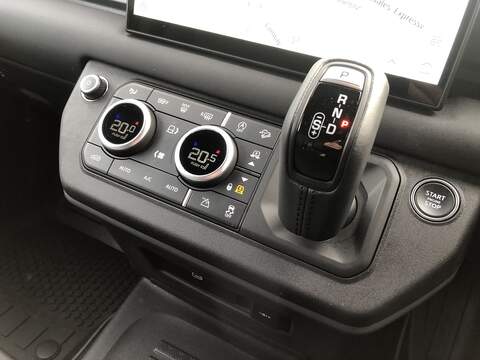 Land Rover Defender 90 D250 MHEV X-Dynamic SE - U1962