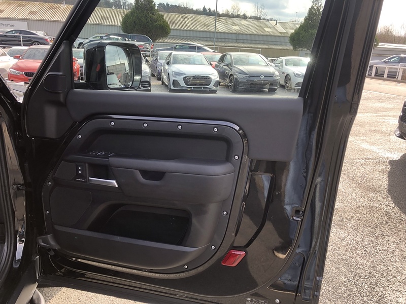 Land Rover Defender 90 D250 MHEV X-Dynamic SE - U1962