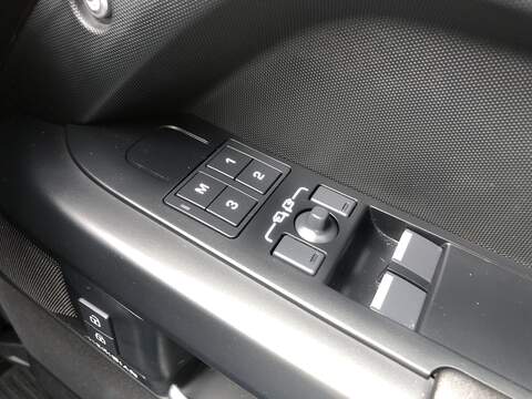 Land Rover Defender 90 D250 MHEV X-Dynamic SE - U1962