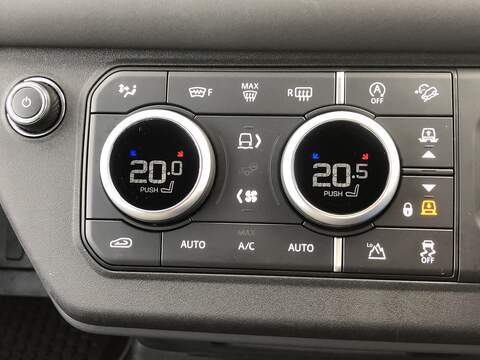 Land Rover Defender 90 D250 MHEV X-Dynamic SE - U1962