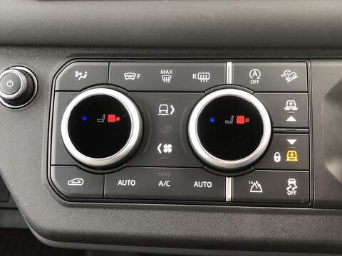 Land Rover Defender 90 D250 MHEV X-Dynamic SE - U1962