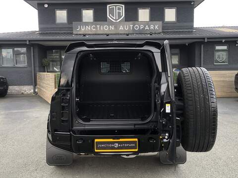Land Rover Defender 90 D250 MHEV X-Dynamic SE - U1962