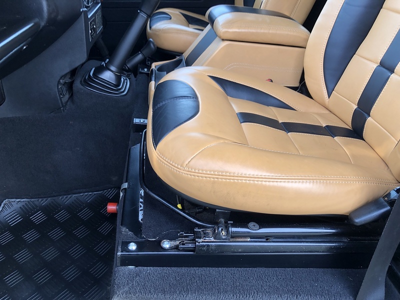 Land Rover Defender 110 TDCi XS - U1972