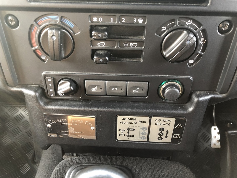 Land Rover Defender 110 TDCi XS - U1972