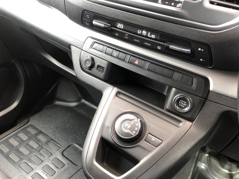 Vauxhall Vivaro Turbo D 3100 GS - U1982