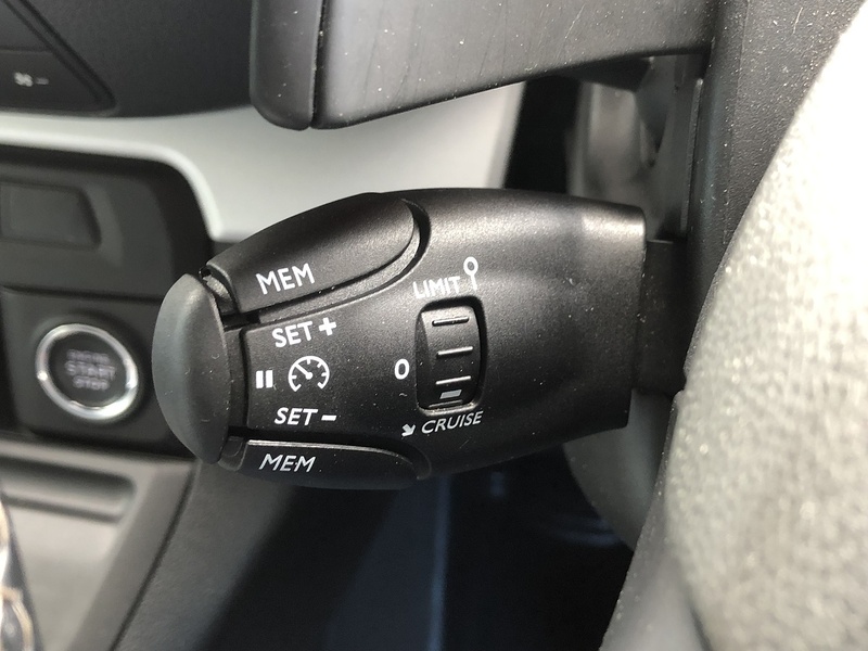 Vauxhall Vivaro Turbo D 3100 GS - U1982