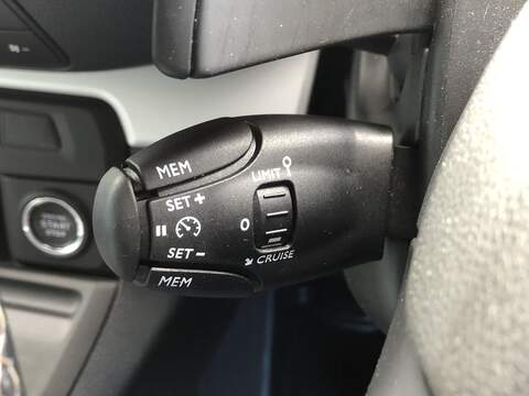 Vauxhall Vivaro Turbo D 3100 GS - U1982