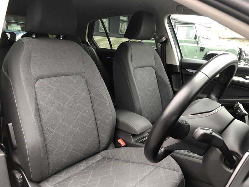 Volkswagen Golf TSI Life - U1983