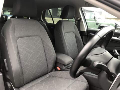 Volkswagen Golf TSI Life - U1983